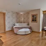 Queen & Hotel 4*