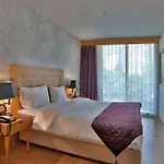 Queen & Hotel 4*
