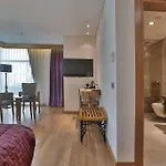 Queen & 4* Istanbul