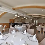 Queen & 4* Istanbul
