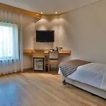 Queen & Hotel 4*