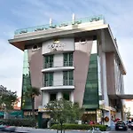 Queen & Hotel