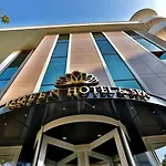 Hotel Queen &