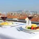 Queen & Istanbul