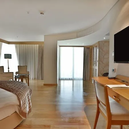Queen & Otel 4*