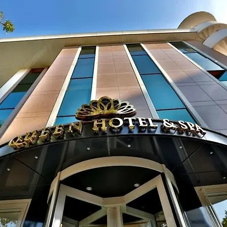 Hotel Queen &