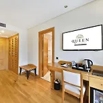 Queen & מלון איסטמבול
