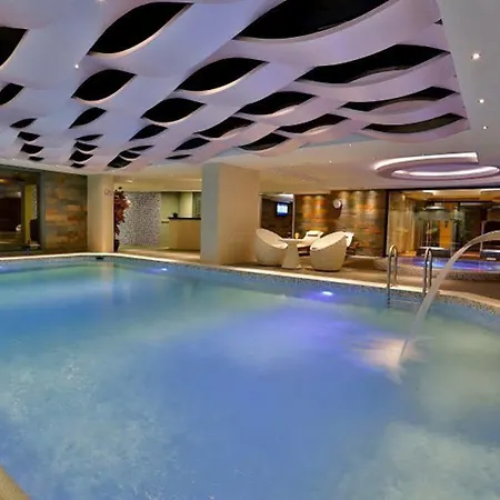 Queen & Hotel 4*