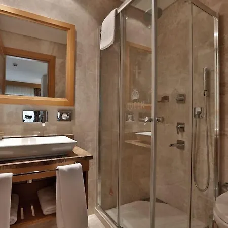 Queen & 4* Isztambul