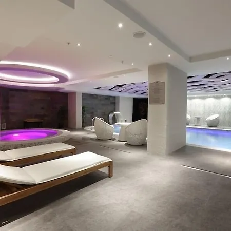 Queen & 4* Κωνσταντινούπολη