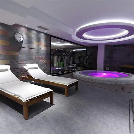 Queen & Hotel 4*