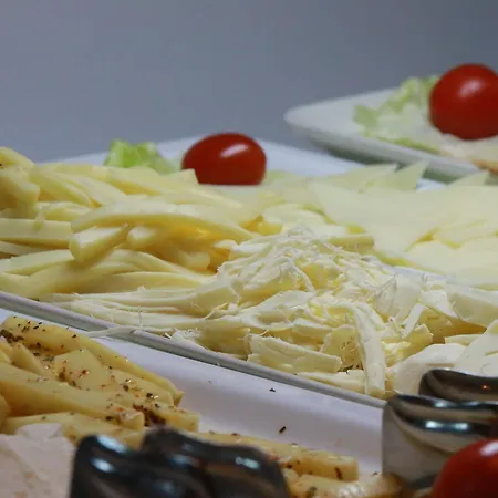 Queen & Ξενοδοχείο Κωνσταντινούπολη