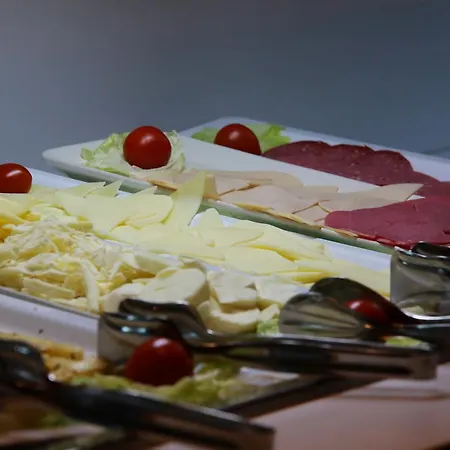 Queen & Szálloda 4*