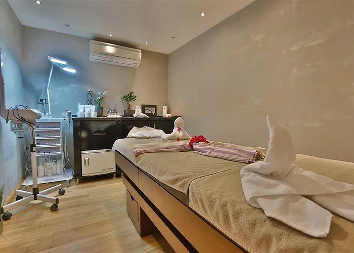 ホテル Queen & 4*