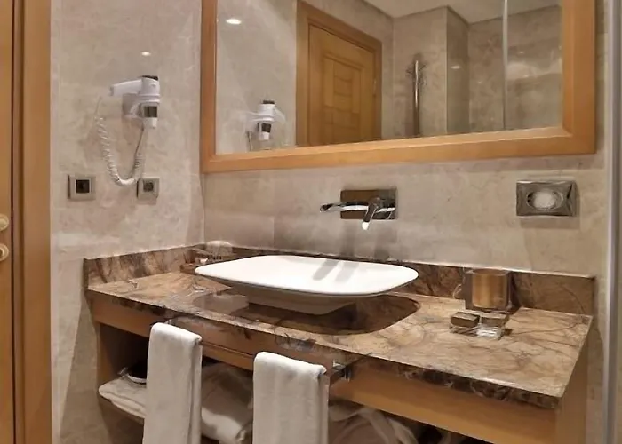 Queen & Istanbulská provincie