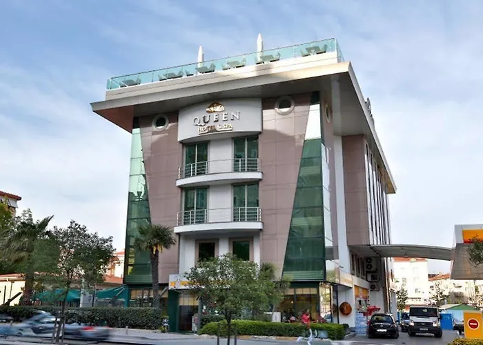 Queen & ホテル